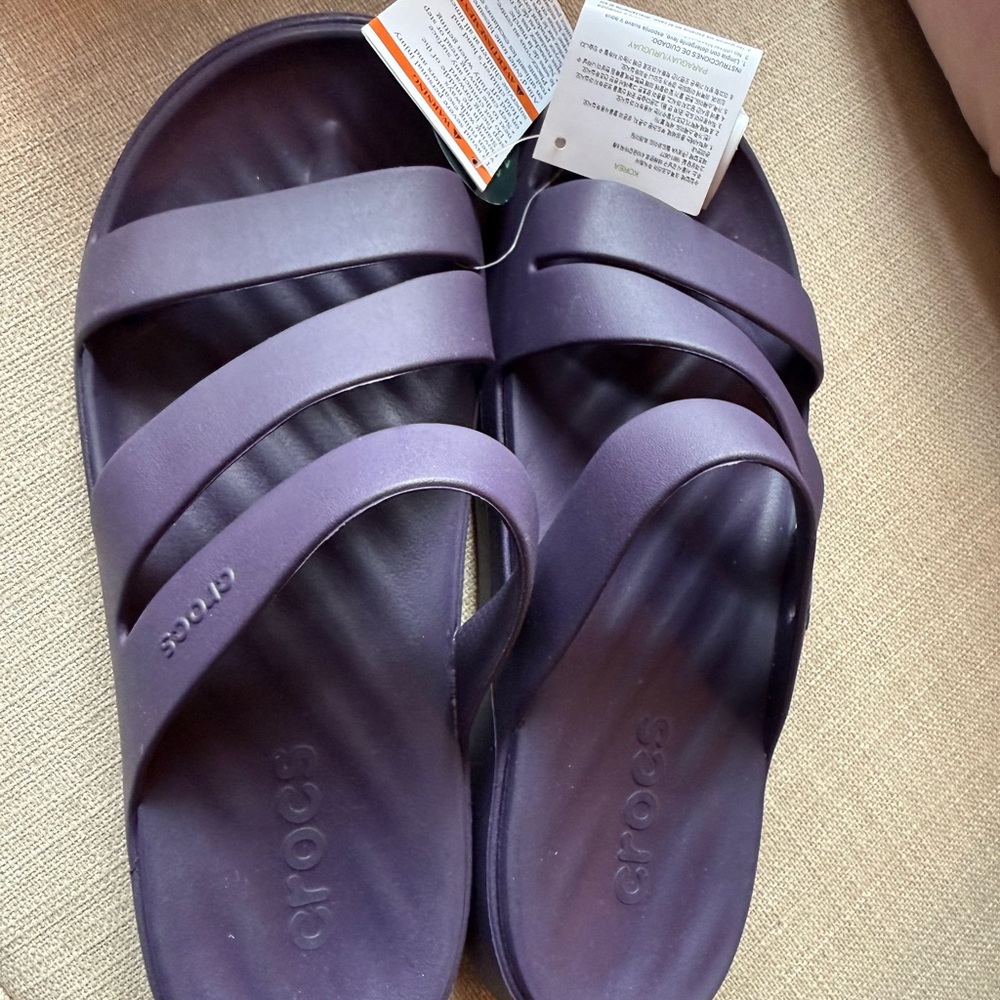 CROCS Purple Sandals Casual Comfort
